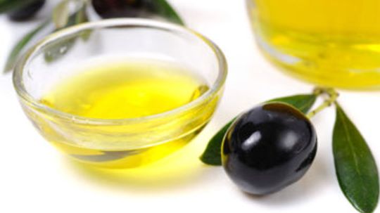 Is olive oil good for my lips?