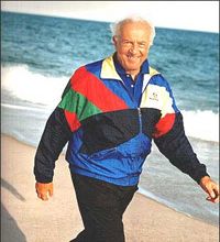 Dr. Atkins walking on the beach on Long Island - The Atkins plan encourages integrating physical activity into your daily routine.