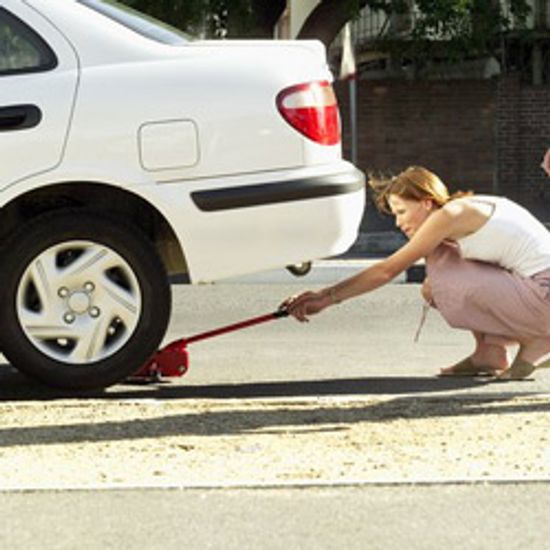 在公路旅行中避免汽车问题的5个技巧＂class=