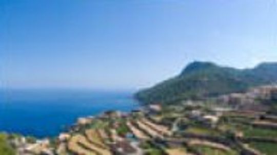 西班牙葡萄酒”width=