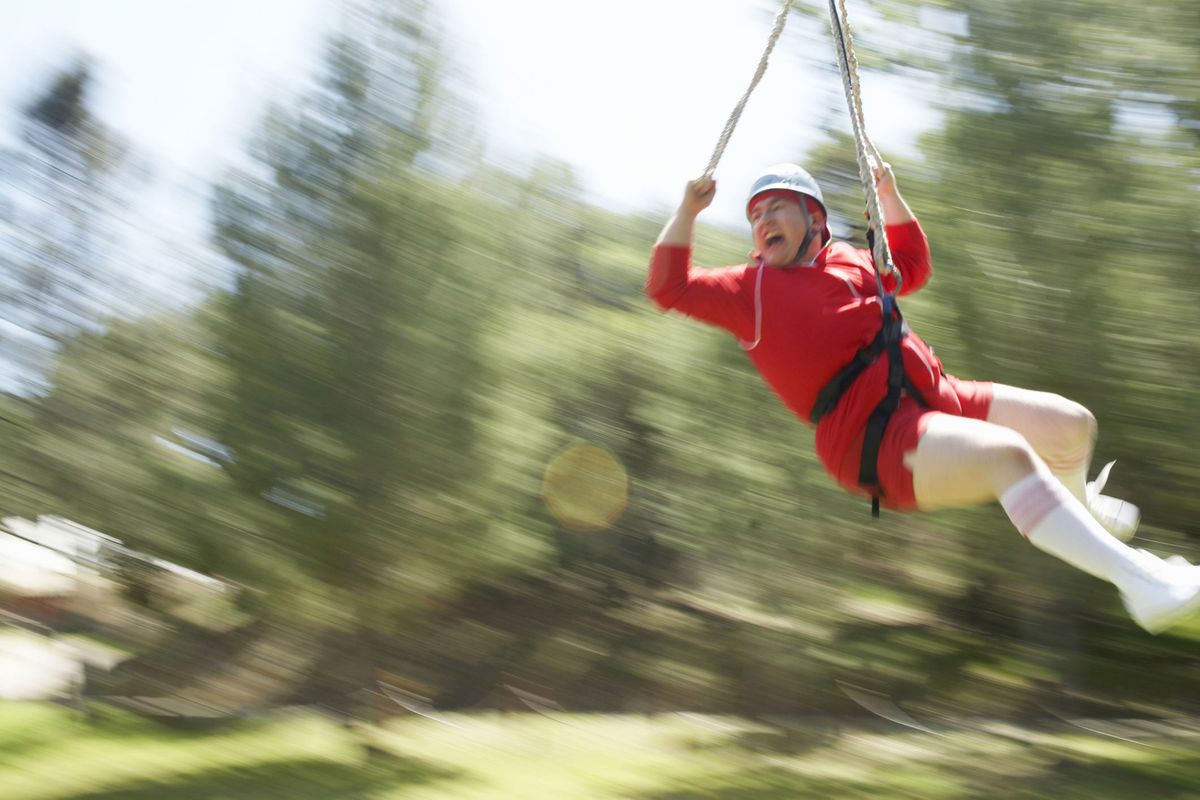 travel 50 meters on a zipline without disjointing