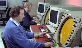 5 Things You Might Not Know About Air Traffic Controllers - The