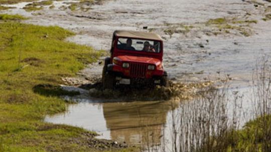 How are air compressors used in off-roading?