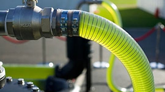 Is algae biofuel a viable alternative to oil?