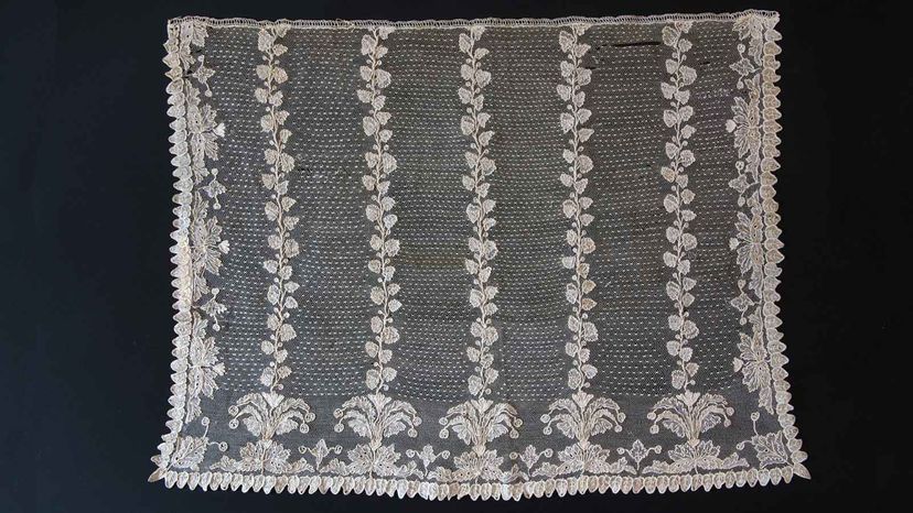 man's Alençon needle lace cravat