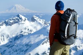 美国高山俱乐部允许登山爱好者分享技巧和交流他们的经历。＂width=