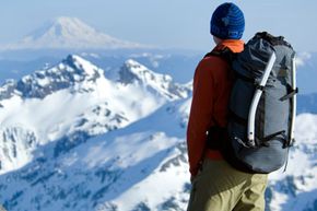 美国高山俱乐部允许登山爱好者分享技巧和交换他们的经历的故事。”width=