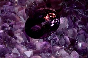Amethyst brioleetes