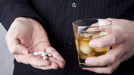 为什么一些抗生素与酒精相互作用？“border=