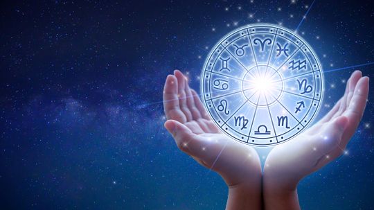 The Secret Power of Aquarius Rising in Astrology