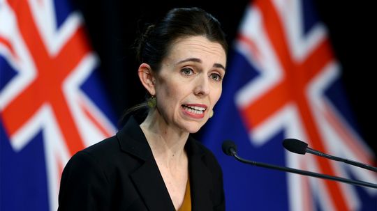 新西兰总理贾辛达·阿尔登（Jacinda Ardern）如何成为政治超级巨星“border=