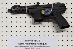 TEC-9枪”border=