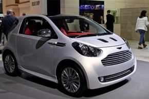 图片库：小型汽车Aston Martin Cygnet。查看更多小型汽车的图片。“width=