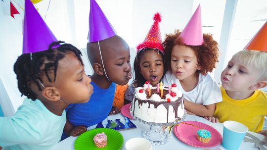 10 Budget-friendly Ideas for Children's Birthday Party Menus