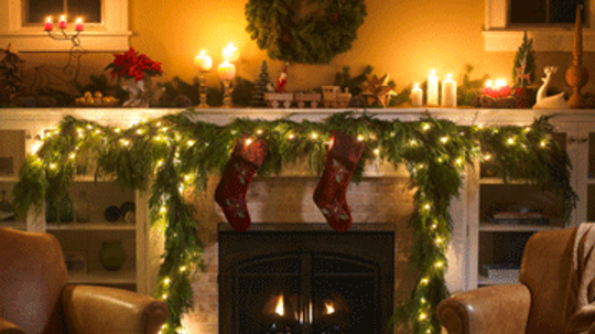 How to Decorate Your House for the Holidays on a Budget