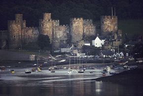 Boats on the water in front of&nbsp;Conway Castle.