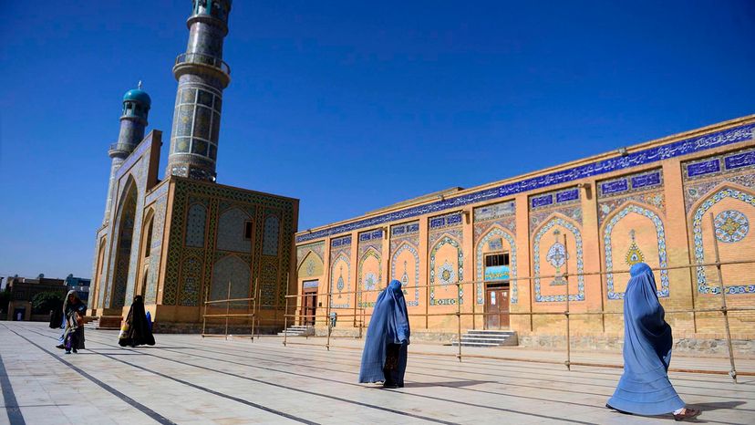 Afghan women wearing burqas