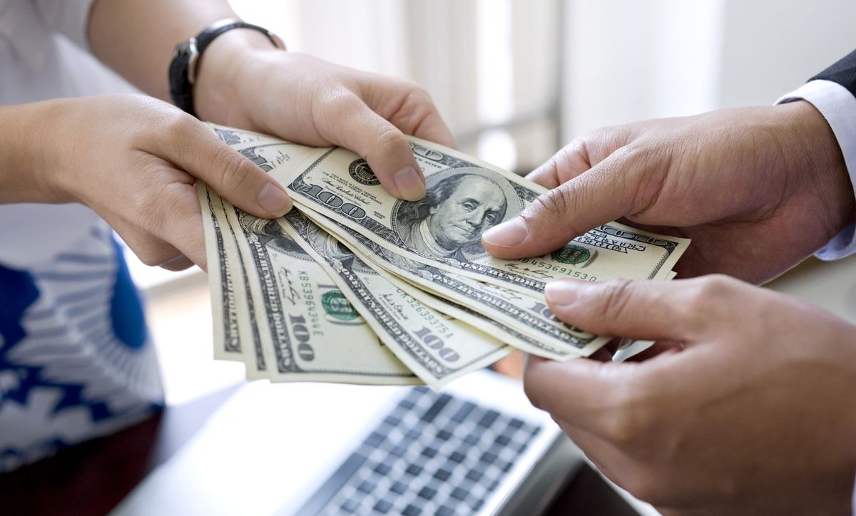 10 Ways People Rack Up Debt HowStuffWorks