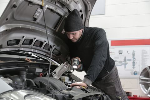 8 Signs to Identify Bad Fuel Pump Symptoms - Vimarsana News