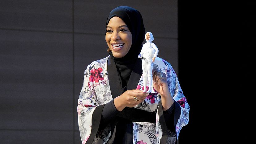 Ibtihaj Muhammad Barbie hijab＂width=