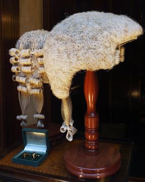 Hairstyles of the British Court: Whigs in Wigs - Owlcation