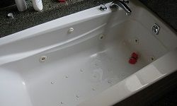 How To Clean Bathtub Jets Howstuffworks, Deep Bathtubs With Jets