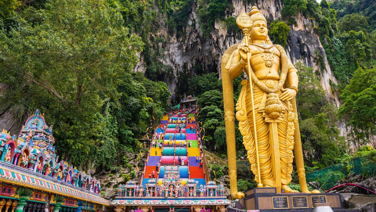 Exploring the Majestic Batu Caves: A Journey to Spiritual Splendor ...