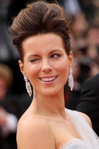 Actress Kate Beckinsale sports a beehive.