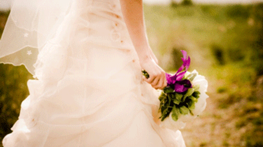 春天最好的新娘花束”width=