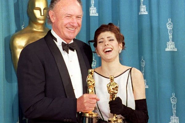 Actor Gene Hackman and actress Marisa Tomei pose with their Oscars shortly after the 1992 Academy Awards.