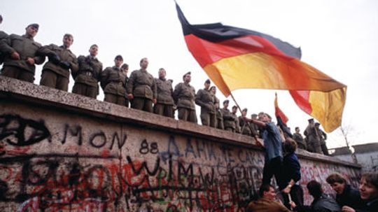 How the Berlin Wall Worked