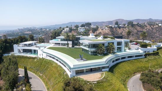 6 of the Biggest Houses in the World
