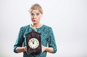 如果你的生物钟滴答作响?研究人员说，为了促进受孕，你应该在晚上避免人造光。＂border=