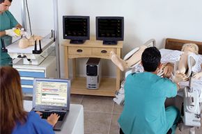 出生模拟使用诺艾尔”width=