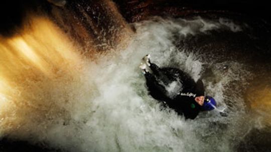 How Black Water Rafting Works