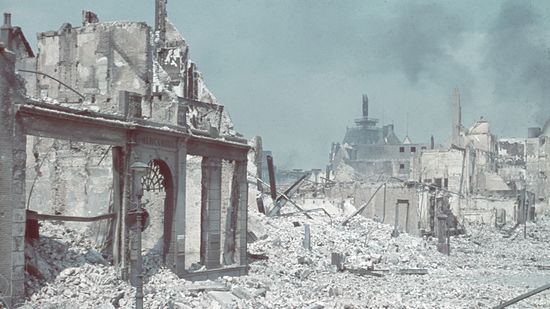 18新利最新登入希特勒的闪电战战术在二战中是如何震惊盟国的