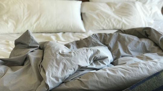 18新利最新登入如何去除床单上的血迹＂border=