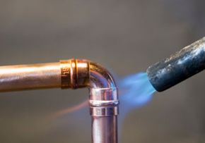 Blow torch for clearance soldering copper pipes