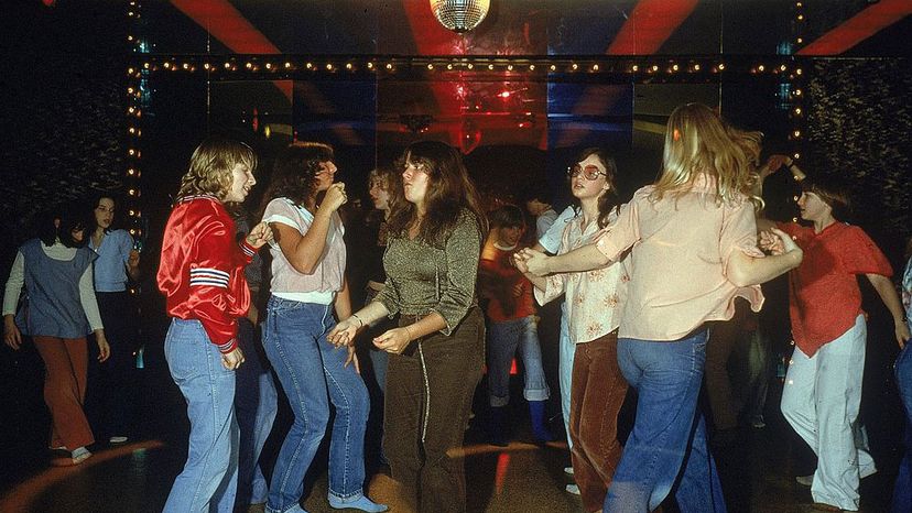 clubbing girls, 1970s