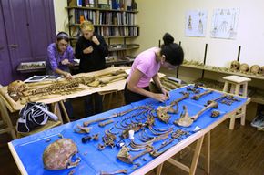 Farm Smarts: Body Farm Research - How Body Farms Work | HowStuffWorks