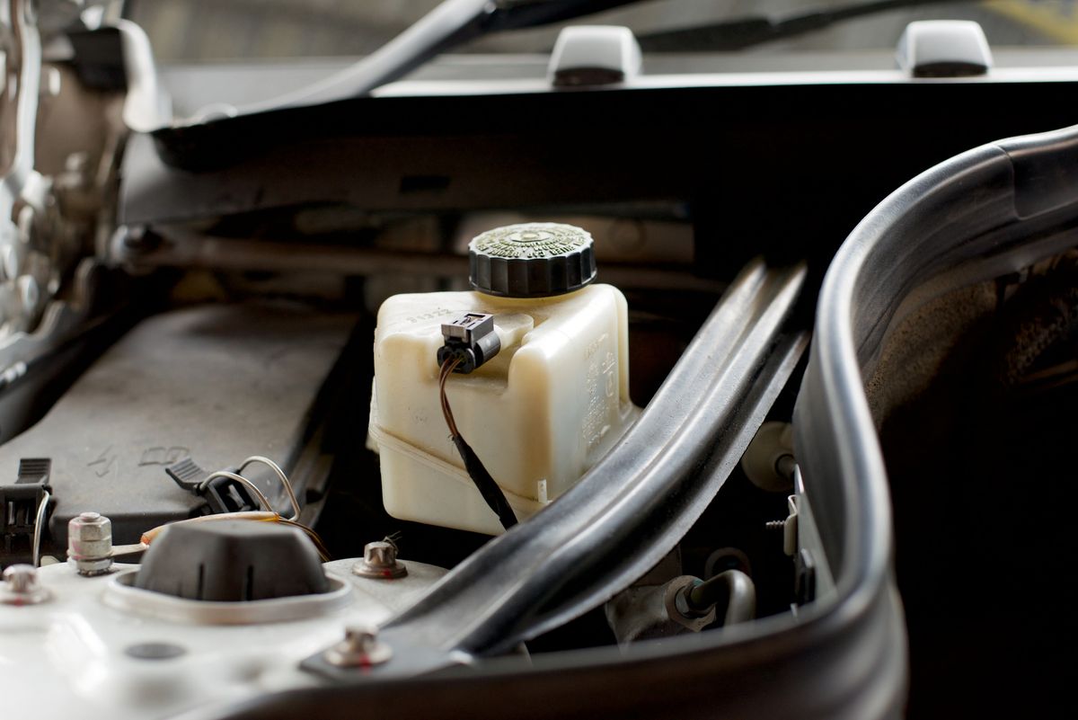 How to Diagnose and Fix a Brake Fluid Leak