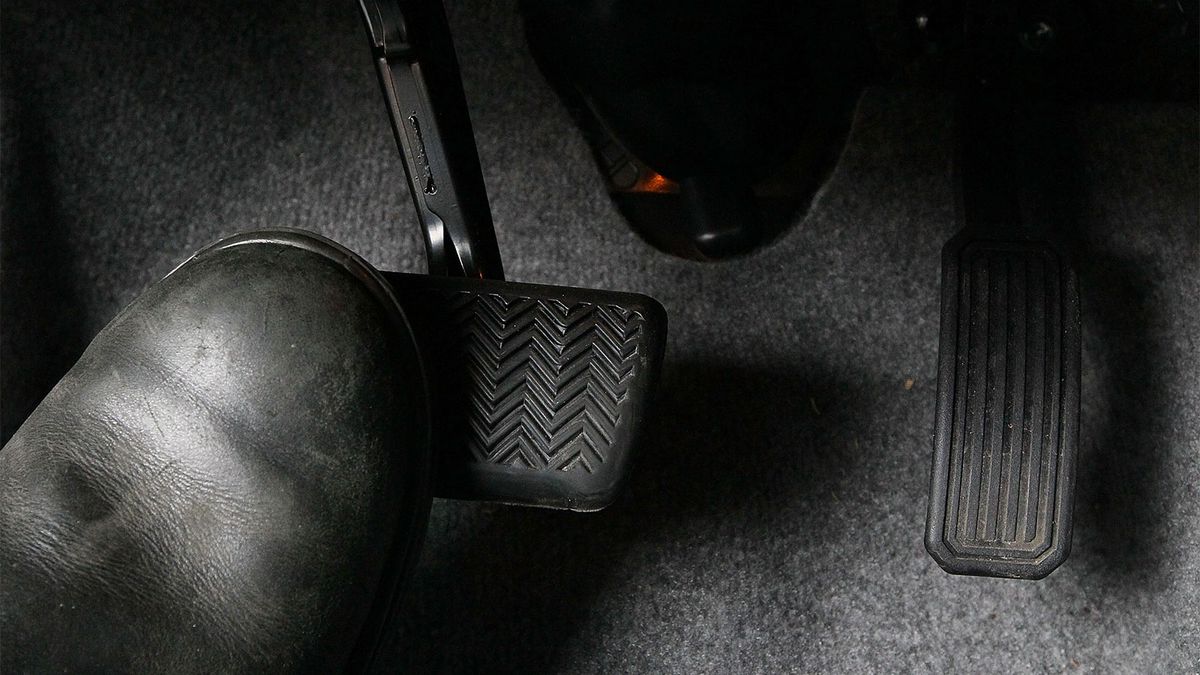 Is It Bad if Your Brake Pedal Goes to the Floor? HowStuffWorks