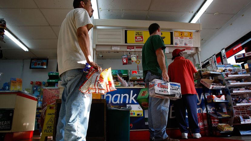 Texas shoppers opt for beer and chips before Hurricane Ike