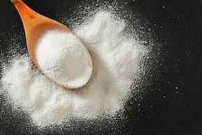 baking soda whiten teeth