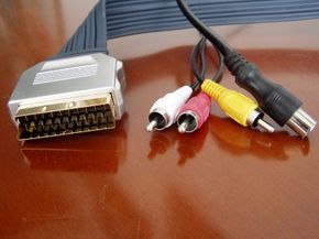 SCART and composite cables