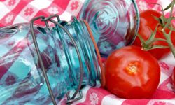 canning tomatoes