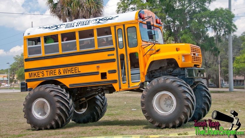 school bus, Carolina Squat