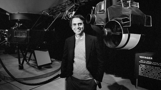 10 Cool Things About Carl Sagan