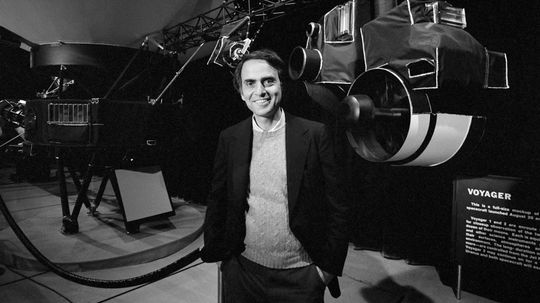 关于卡尔·萨根（Carl Sagan）的10个很酷的事情“border=