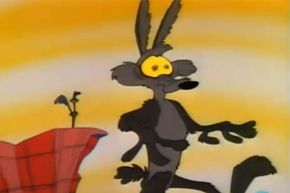 怀尔·e·土狼(Wile E. Coyote)倾向于在半空中盘旋足够长的时间，然后在下落之前进行反应射击，这不是真实物理学的例子。＂width=